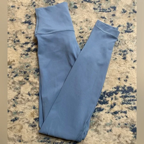 Lululemon High-Rise Blue Leggings - Like New - Picture 4 of 5